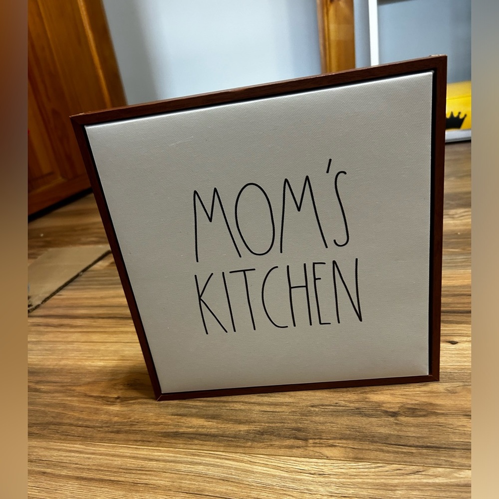 Moms kitchen